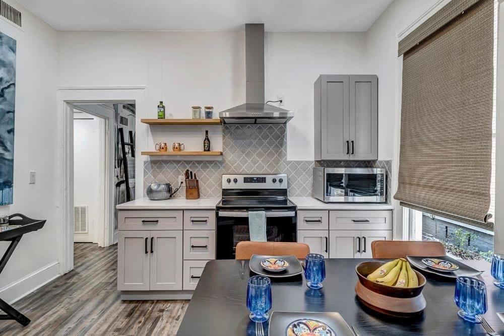 Contemporary Apartment - 5 Min To Tiaa Bank Field! Джексонвілл Екстер'єр фото
